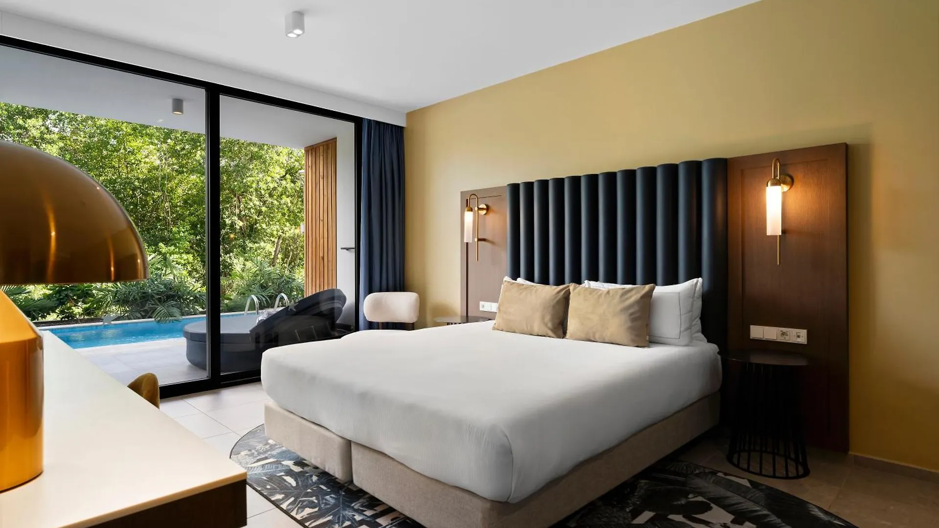 ***** Resort The Rif At Mangrove Beach Corendon All-Inclusive, Curio Willemstad Curaçao