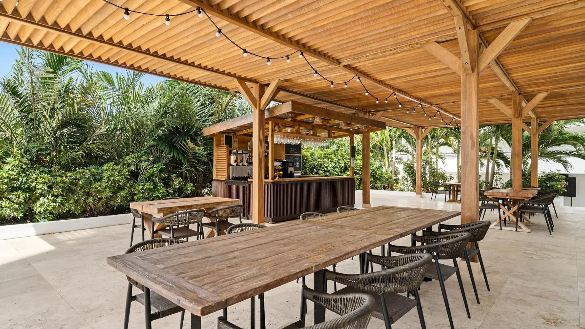***** Resort The Rif At Mangrove Beach Corendon All-Inclusive, Curio Willemstad Curaçao