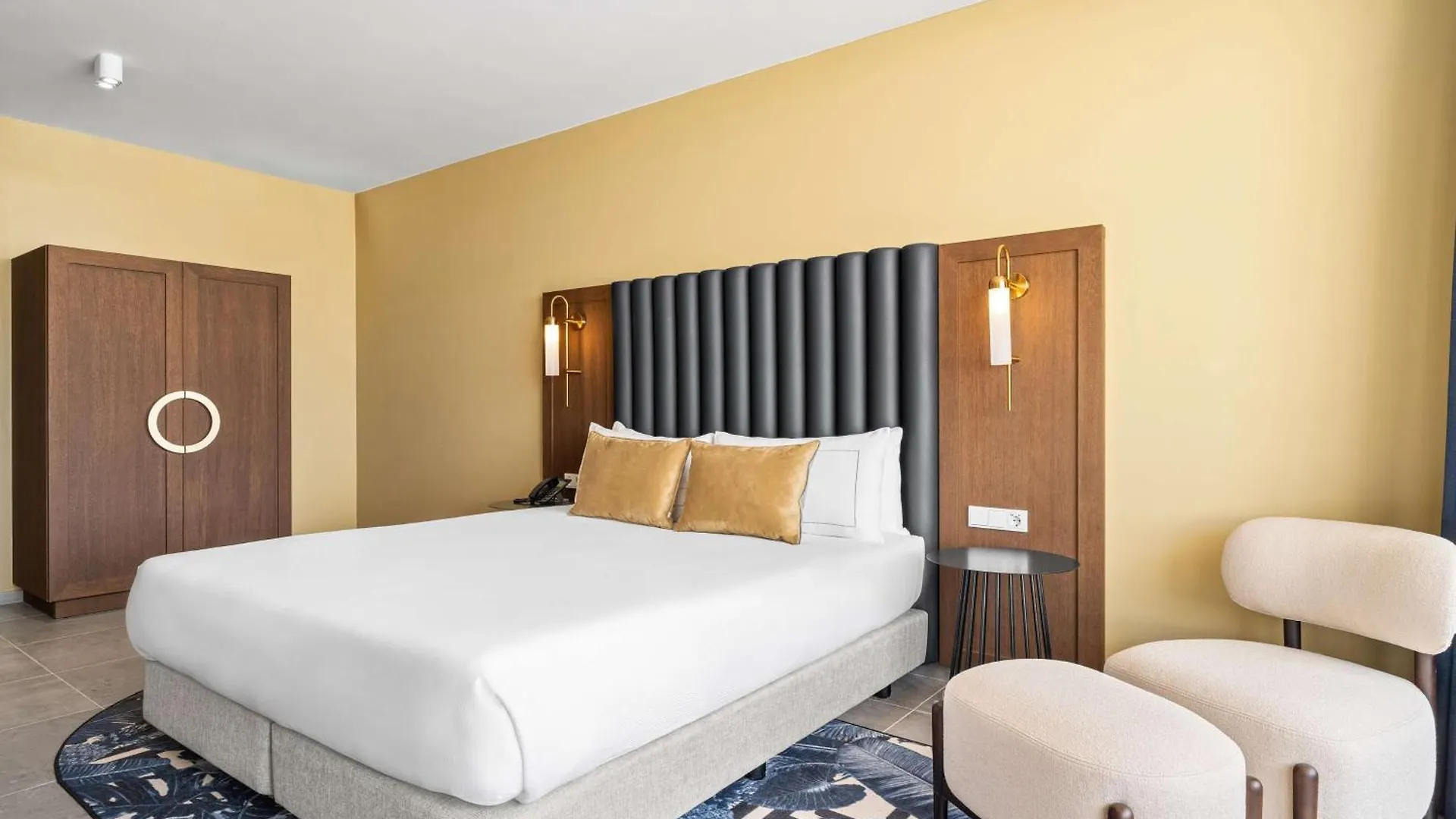 The Rif At Mangrove Beach Corendon Curacao All-Inclusive, Curio By Hilton Willemstad 5*,  Curaçao