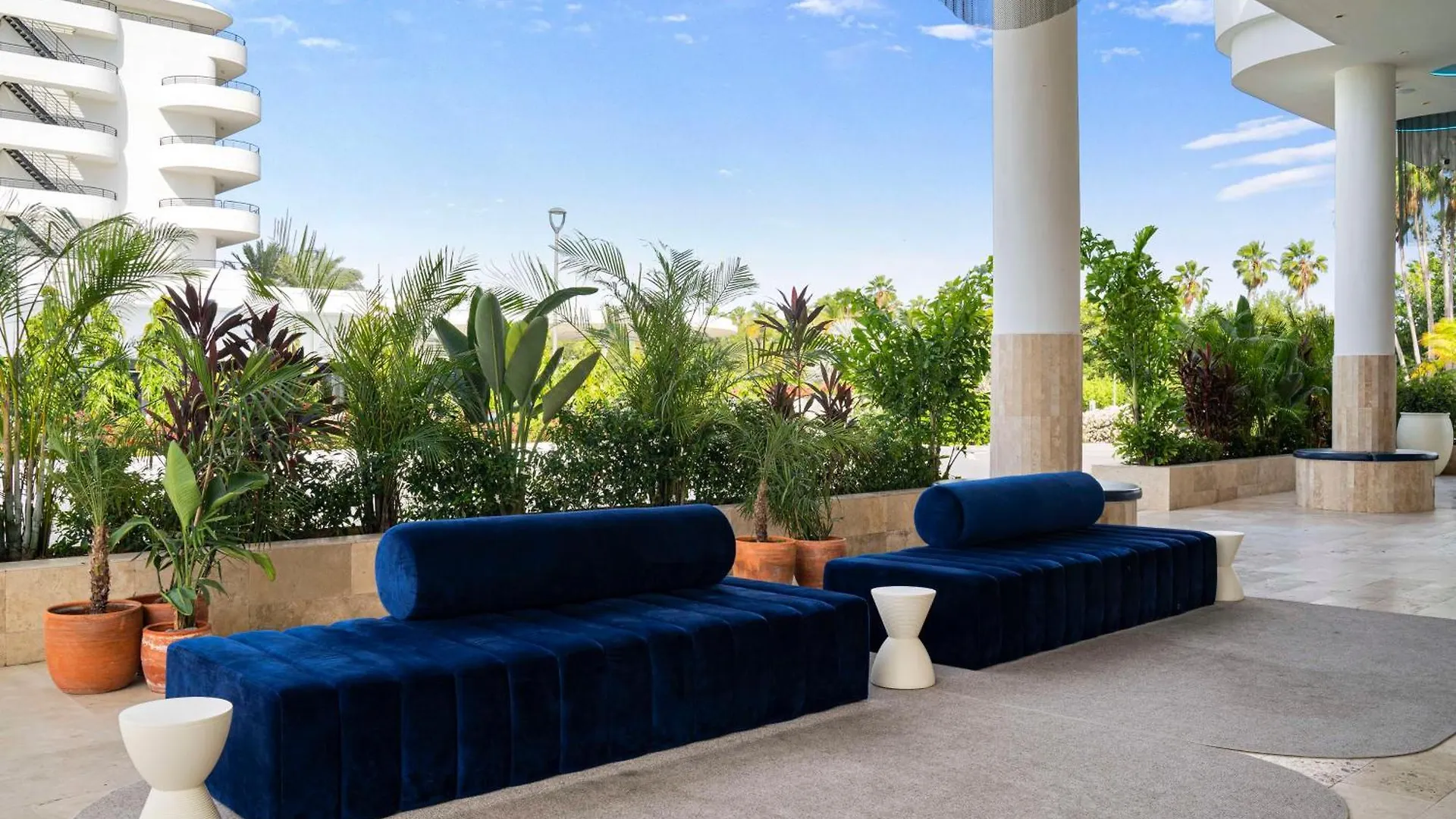 The Rif At Mangrove Beach Corendon Curacao All-Inclusive, Curio By Hilton Willemstad Feriested