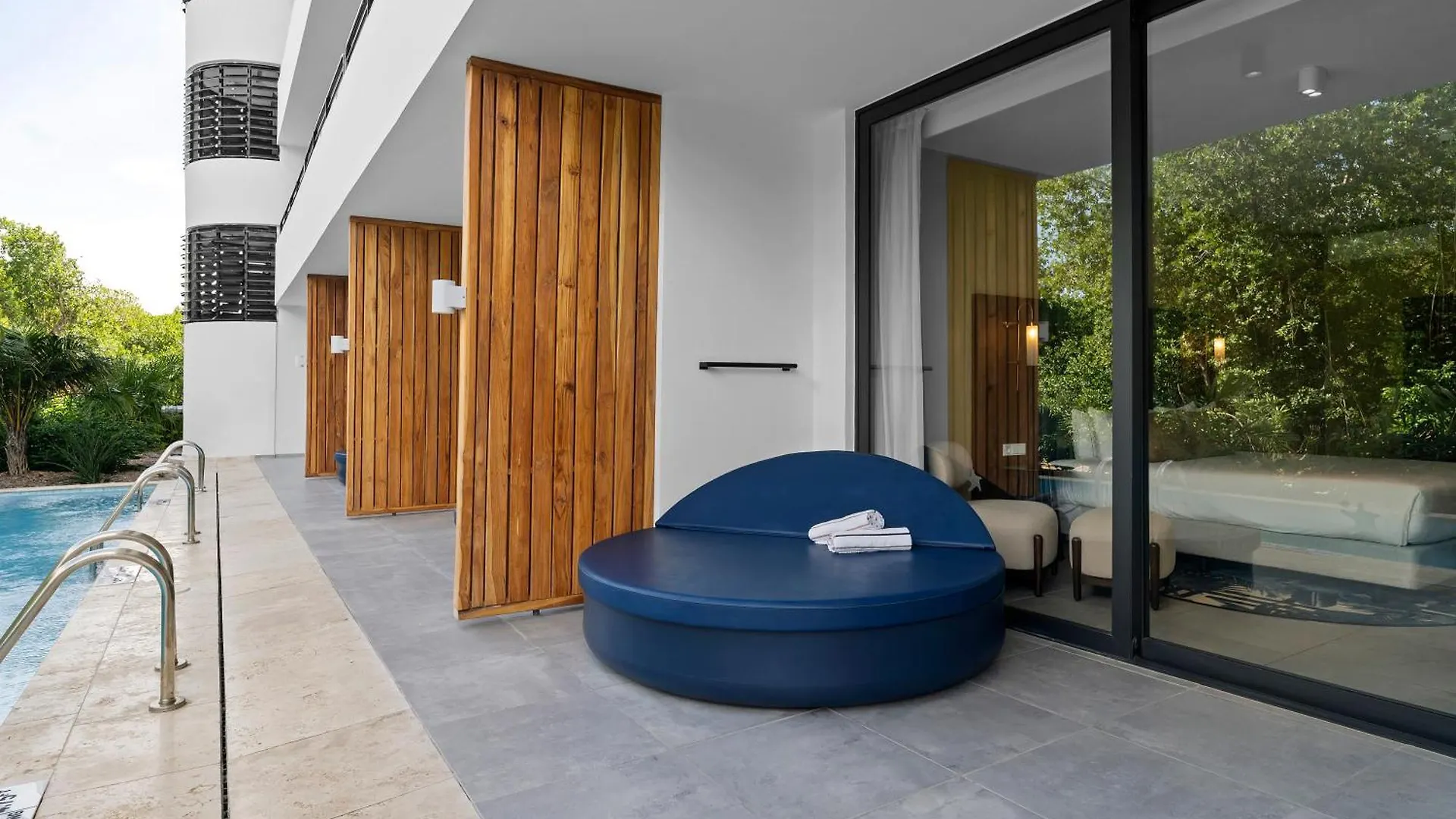 The Rif At Mangrove Beach Corendon All-Inclusive, Curio Willemstad Curaçao